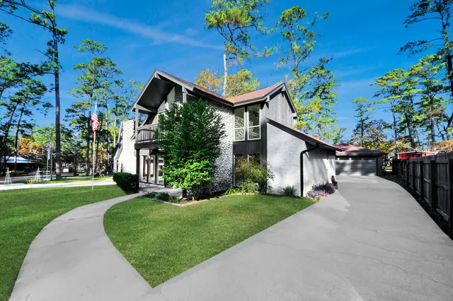 $399,000 | 13946 Dolphin Drive, Willis, TX 77318