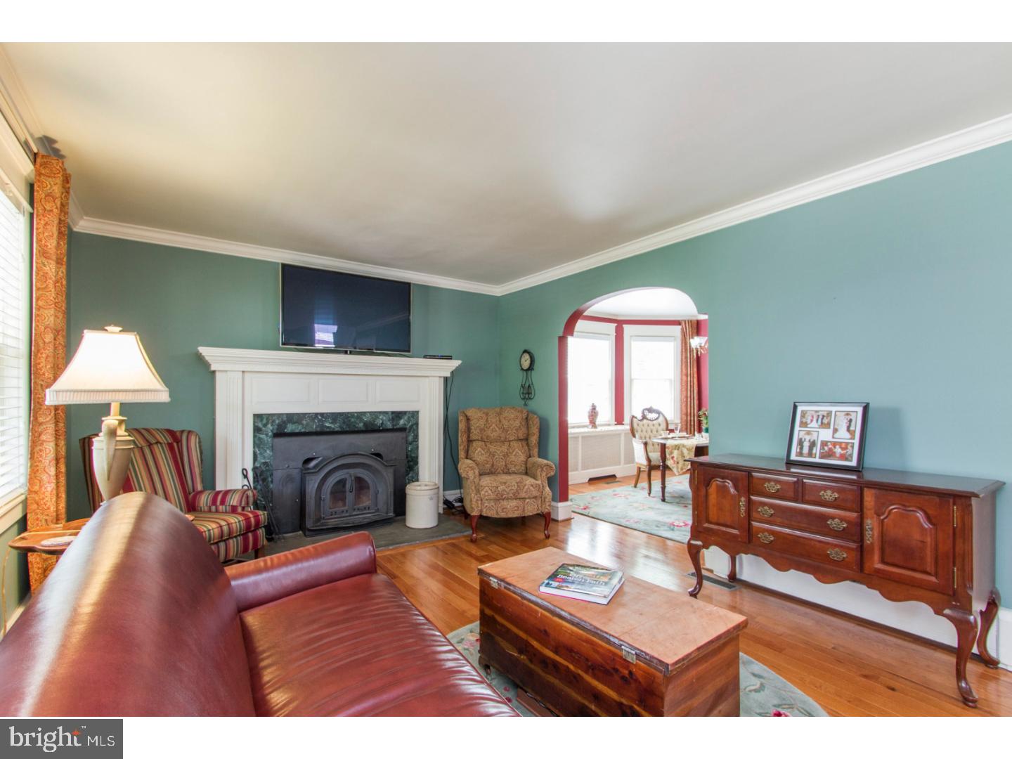 20 Princeton Road Havertown, PA 19083 - Photo 6 of 24 Living Room