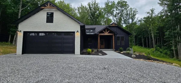 $574,900 | 908 Evelyn Private Road, Huntsville, TN 37756