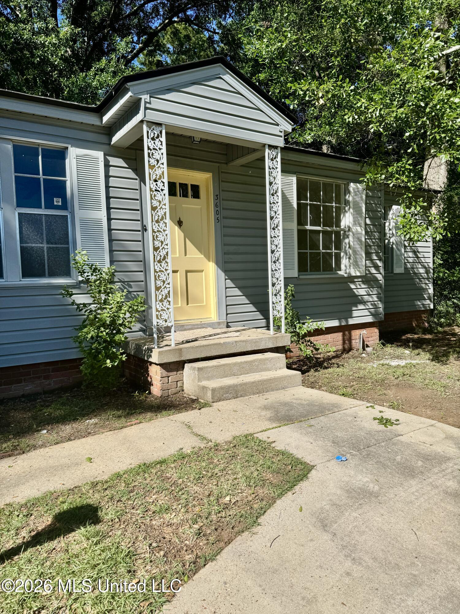 3605 Ridgewood Road Natchez, MS 39120 - Photo 2 of 26 IMG_0229
