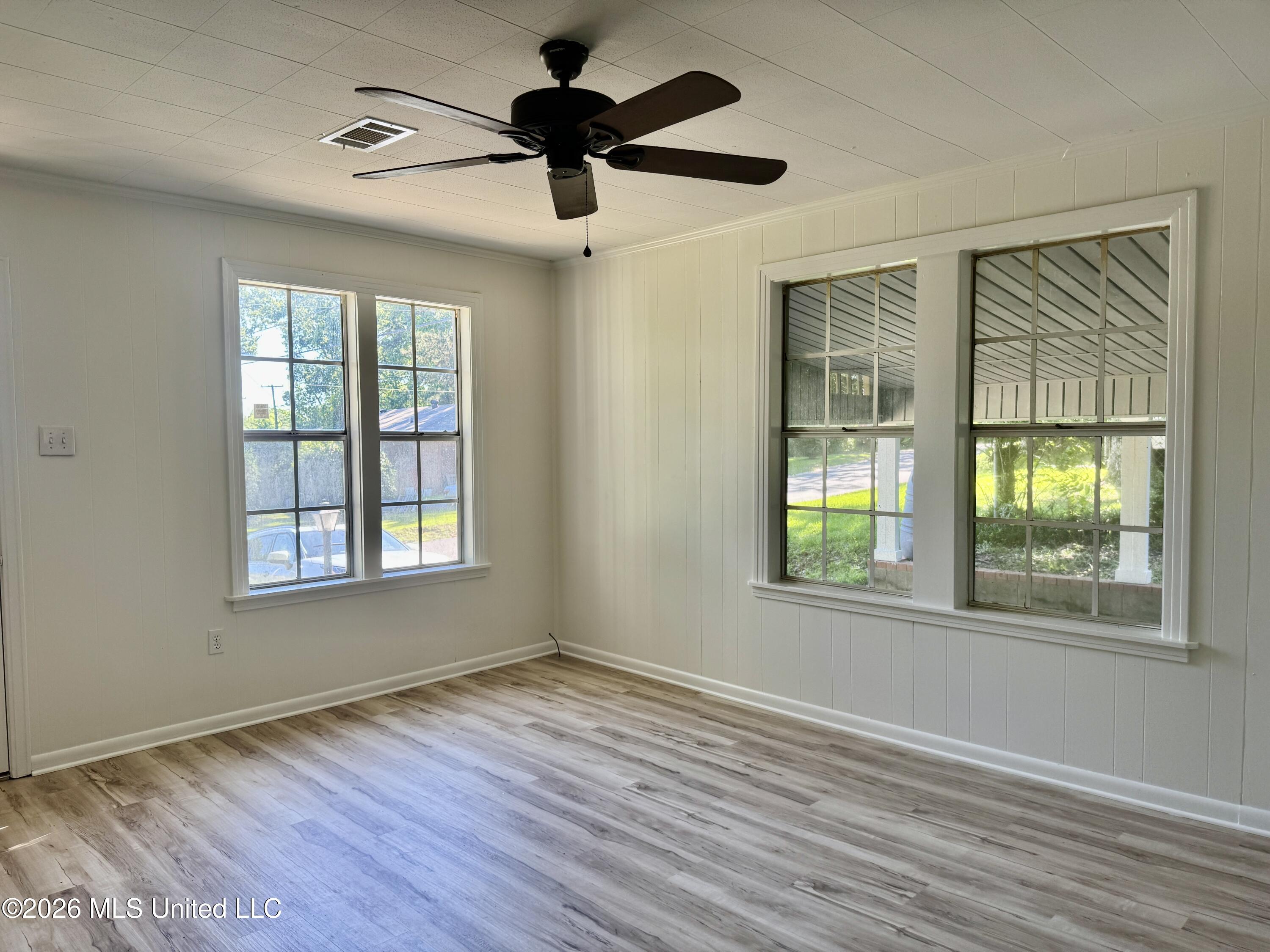 3605 Ridgewood Road Natchez, MS 39120 - Photo 4 of 26 IMG_0244