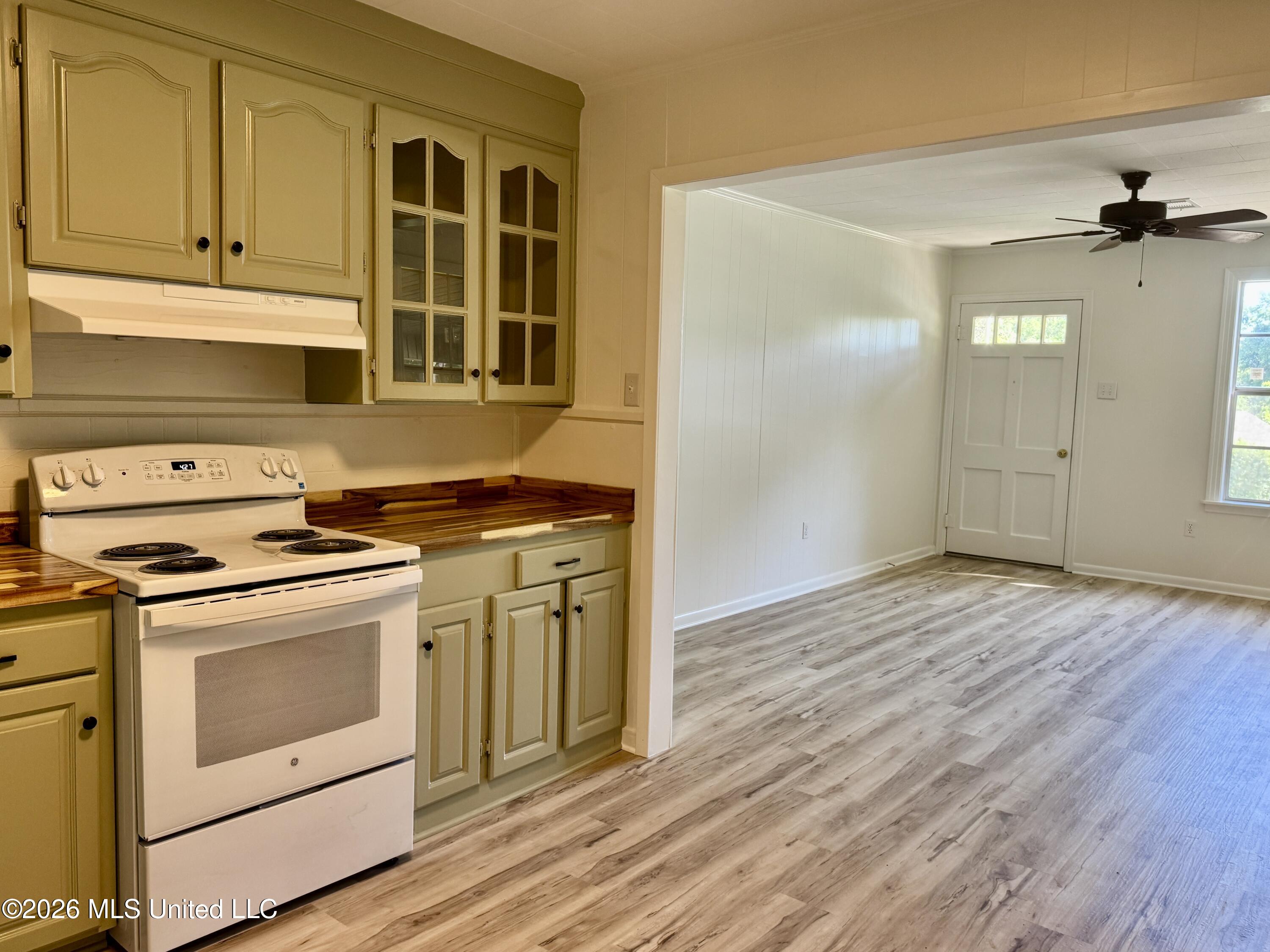 3605 Ridgewood Road Natchez, MS 39120 - Photo 10 of 26 IMG_0236