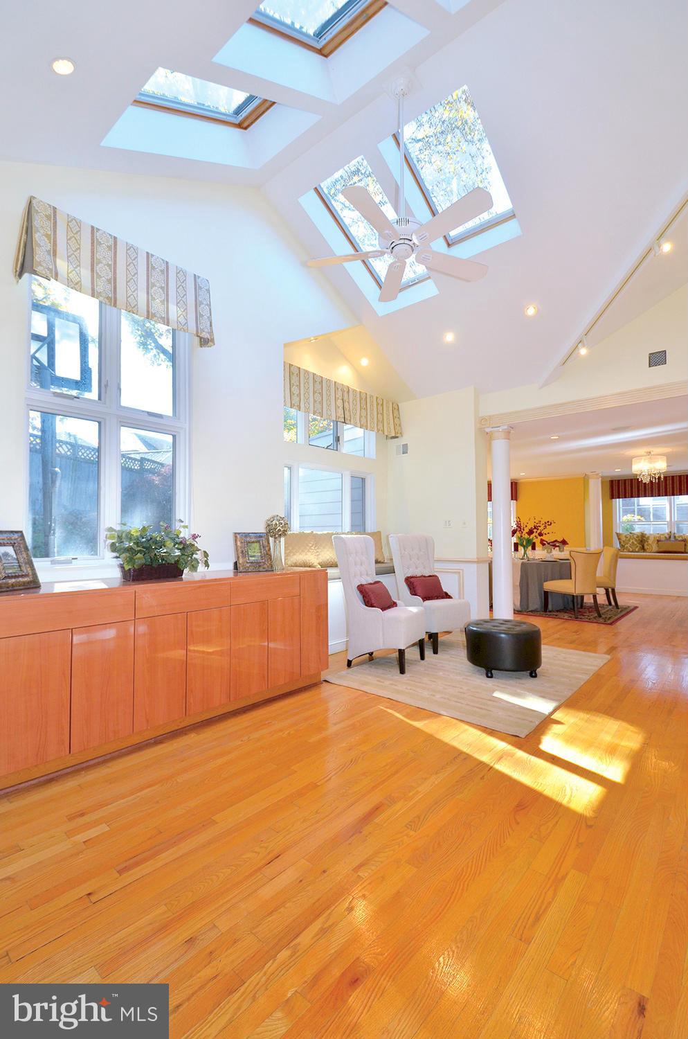 5107 Westport Road Chevy Chase, MD 20815 - Photo 11 of 30 Living Room