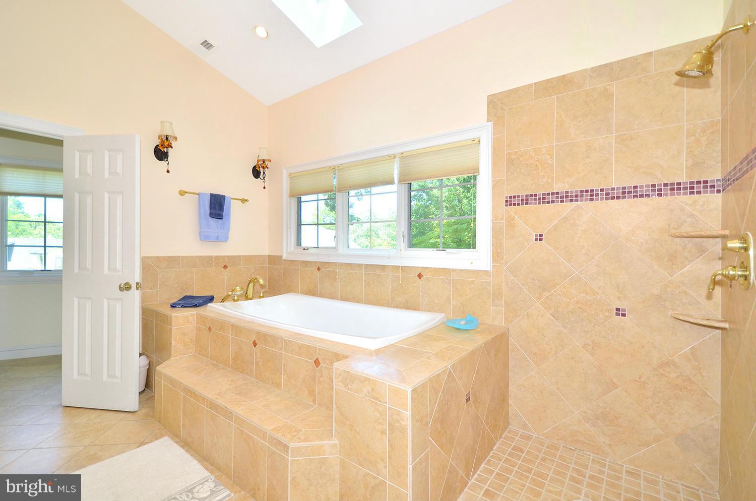 5107 Westport Road Chevy Chase, MD 20815 - Photo 23 of 30 Bath (Master)