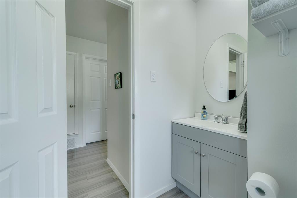1425 Ridgecrest Drive Midlothian, TX 76065 - Photo 19 of 33 View from bathroom into hallway.