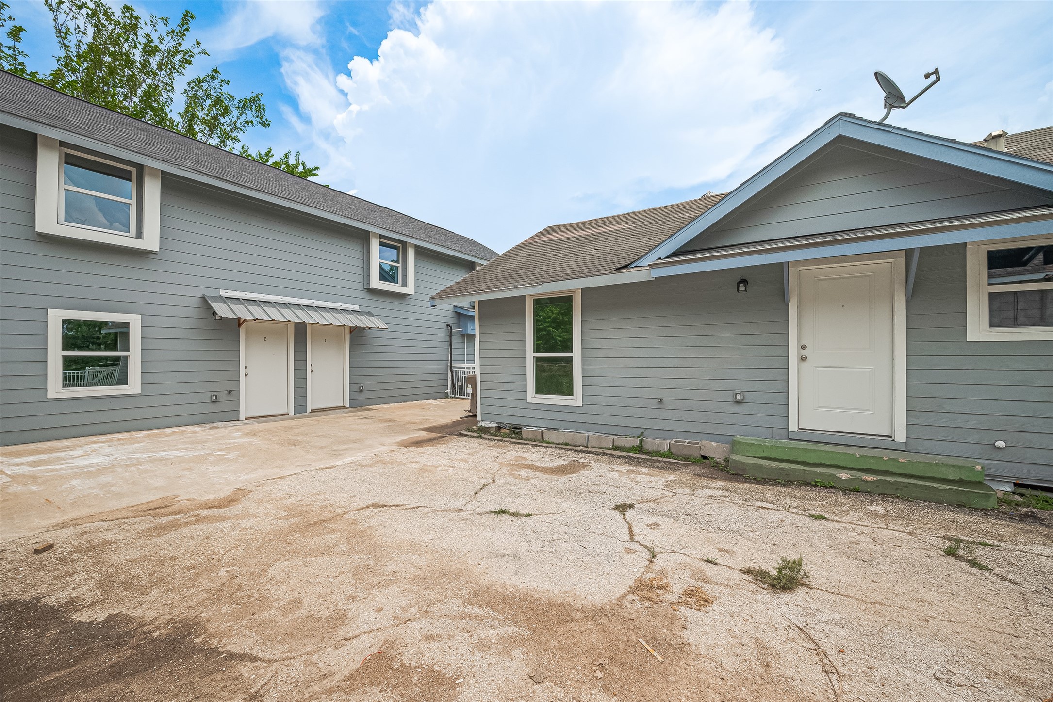 4013 Ranch Street, Unit 1 Houston, TX 77026 - Photo 15 of 16 a backyard of a house