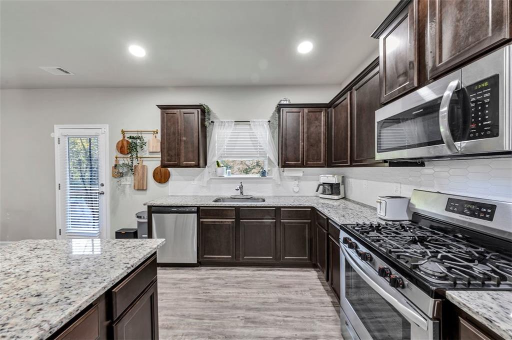 104 South Fortune Way Dallas, GA 30157 - Photo 9 of 40 Gallery Image 9