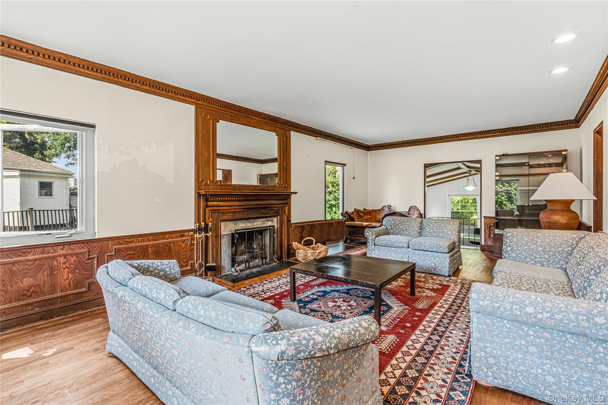36 Strathmore Road Great Neck, NY 11023 - Photo 5 of 39