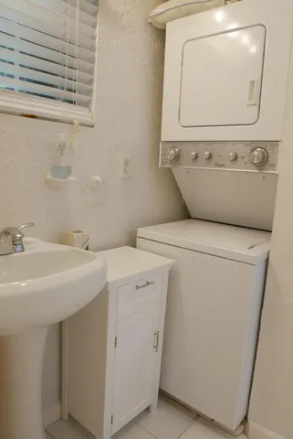 $1,875,000 | 219 33rd Street, West Palm Beach, FL 33407