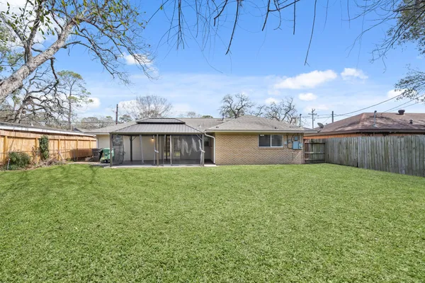 $2,700 | 1411 Conrad Sauer Drive, Houston, TX 77043