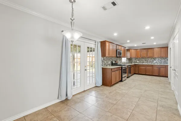 $2,700 | 1411 Conrad Sauer Drive, Houston, TX 77043