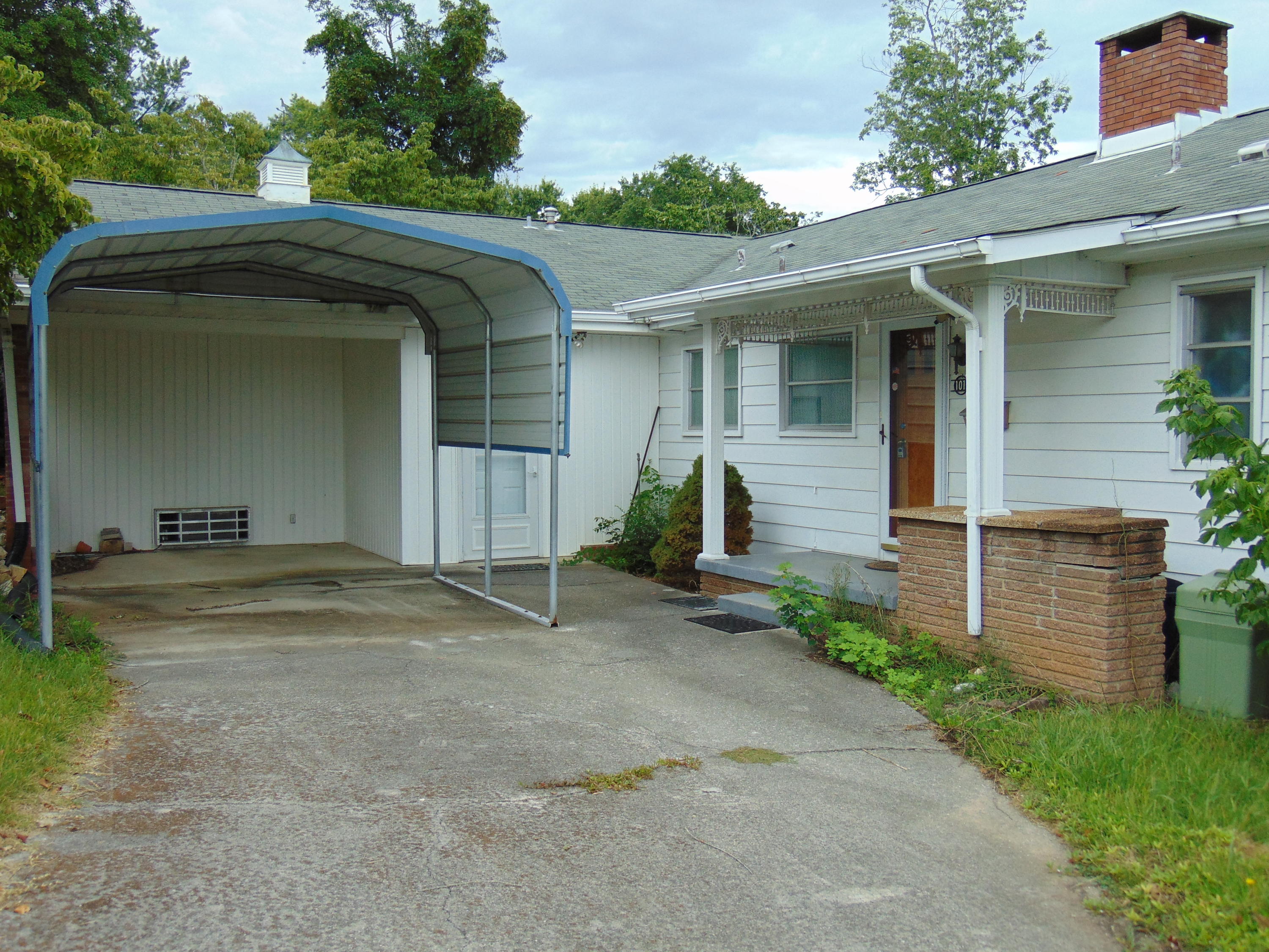 101 Underwood Road Oak Ridge, TN 37830 - Photo 2 of 24 DSC03696