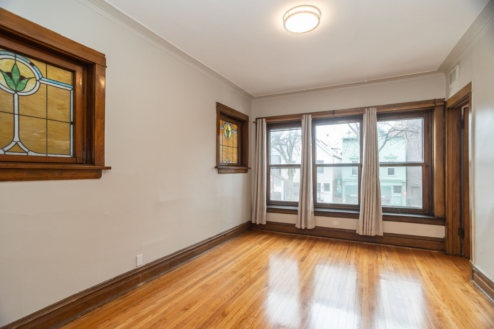 2112 West Roscoe Street, Unit 2F Chicago, IL 60618 - Photo 2 of 11