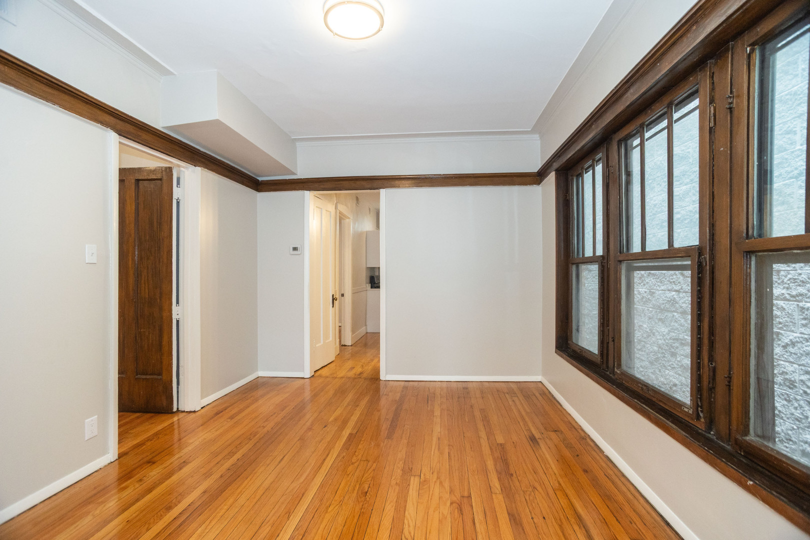 2112 West Roscoe Street, Unit 2F Chicago, IL 60618 - Photo 5 of 11