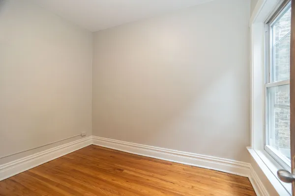 $3,595 | 2112 West Roscoe Street, Unit 2F, Chicago, IL 60618