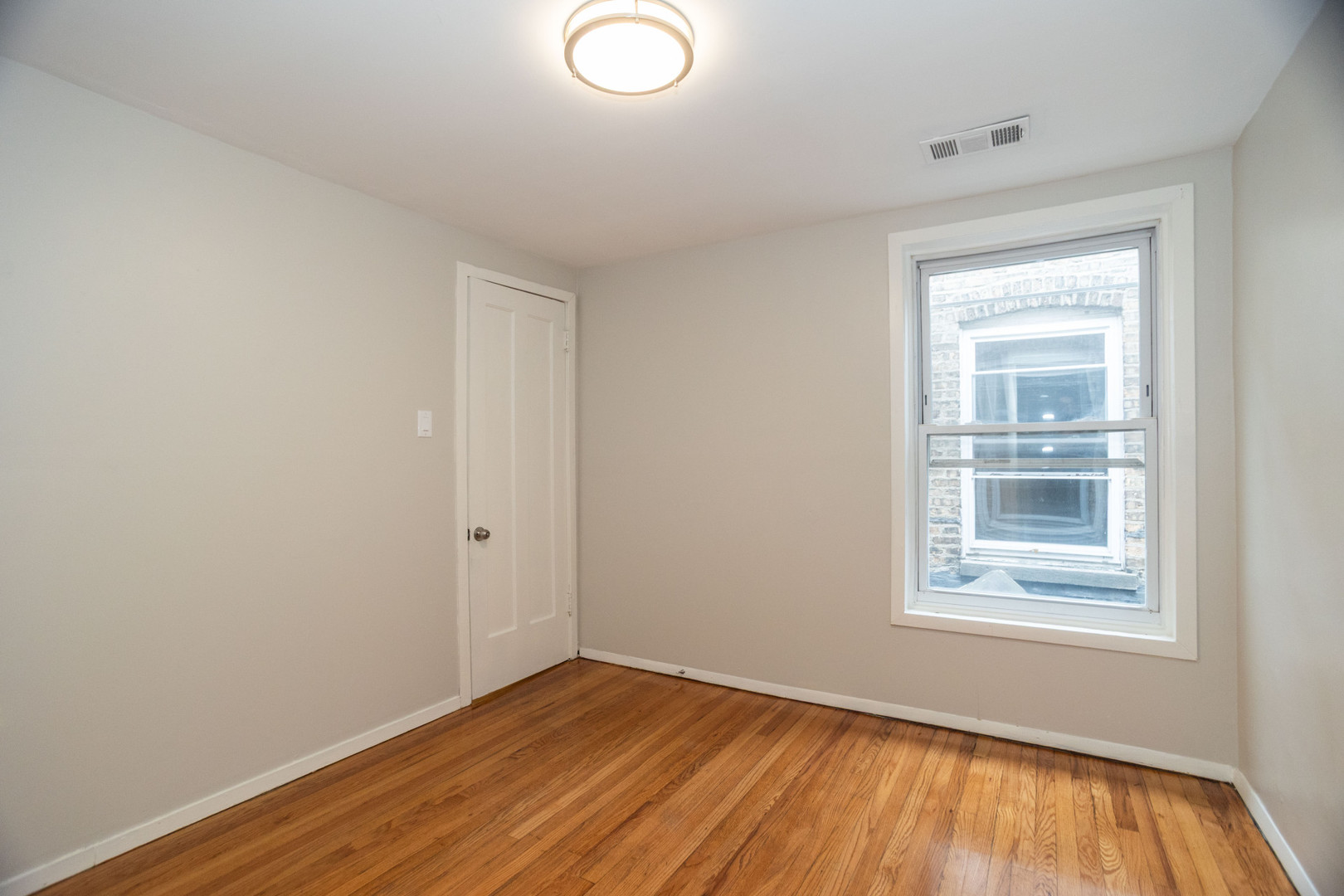 2112 West Roscoe Street, Unit 2F Chicago, IL 60618 - Photo 8 of 11