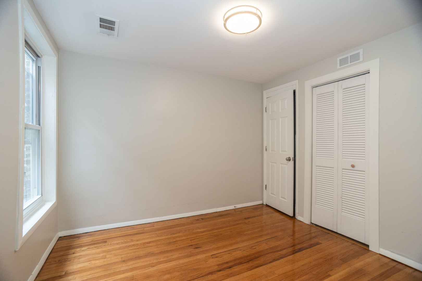 2112 West Roscoe Street, Unit 2F Chicago, IL 60618 - Photo 9 of 11