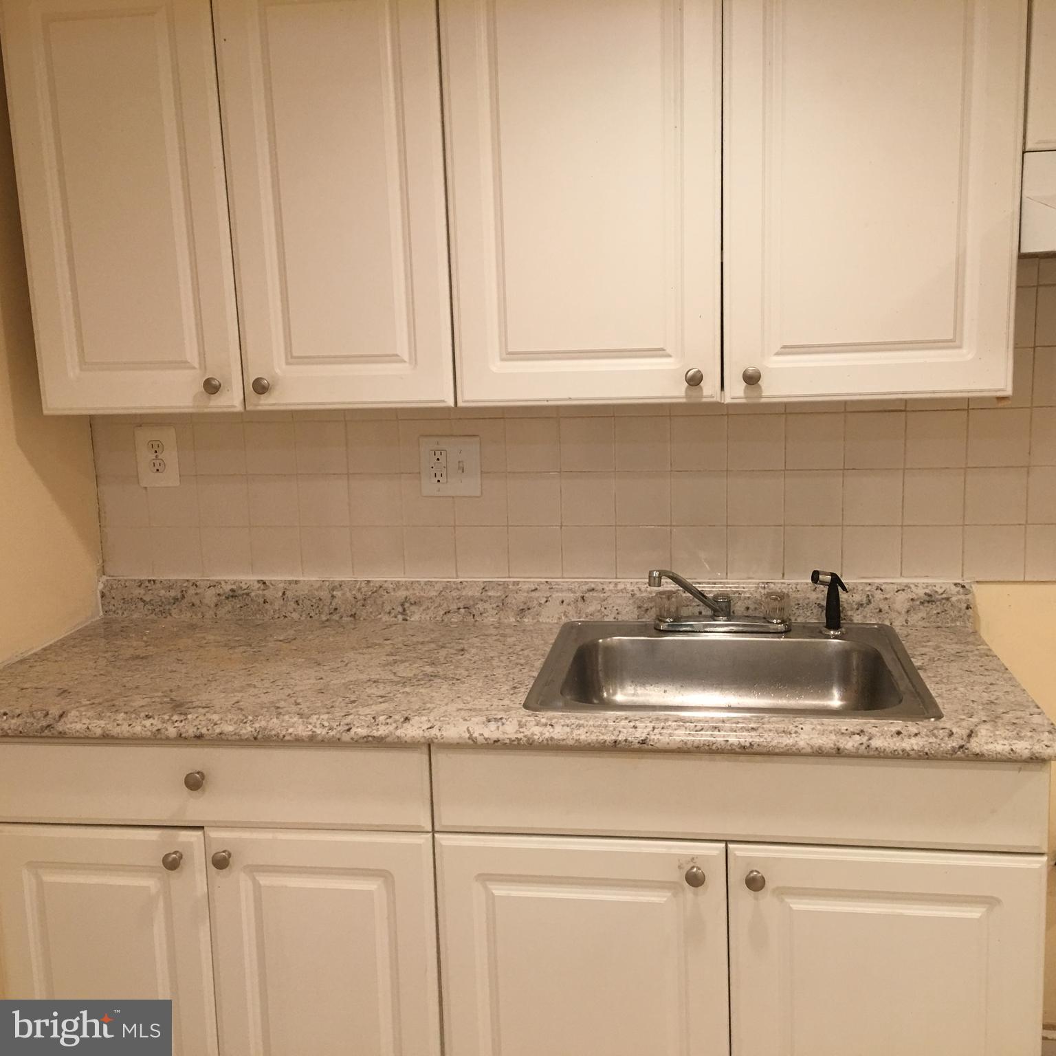 970 Mt Olivet Road Northeast Washington, DC 20002 - Photo 2 of 10 Kitchen