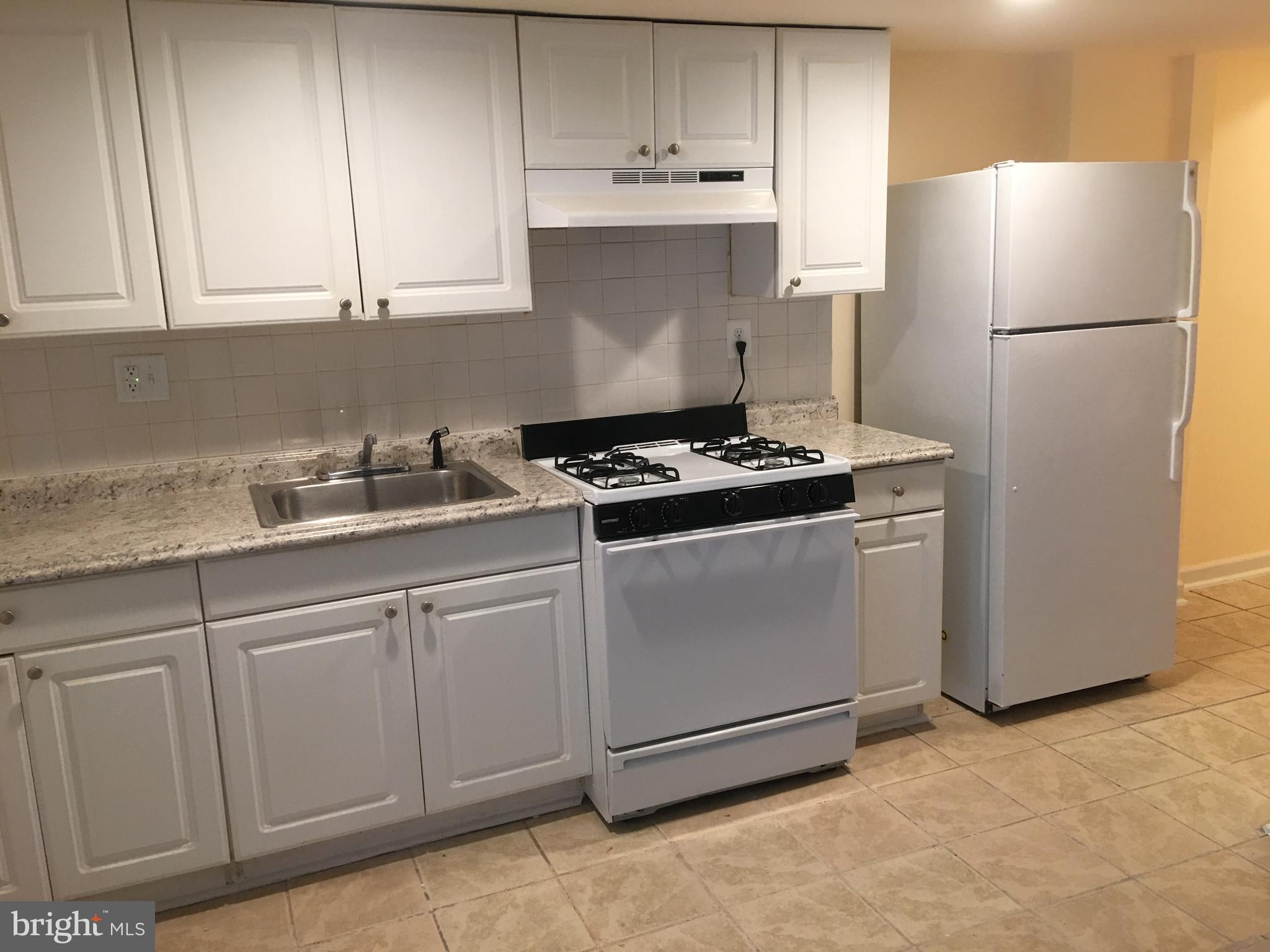 970 Mt Olivet Road Northeast Washington, DC 20002 - Photo 3 of 10 Kitchen