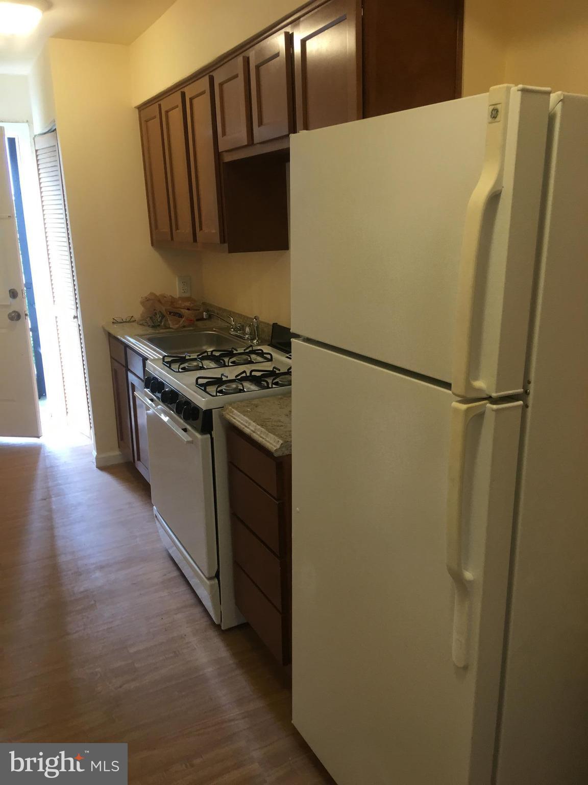 970 Mt Olivet Road Northeast Washington, DC 20002 - Photo 4 of 10 Kitchen