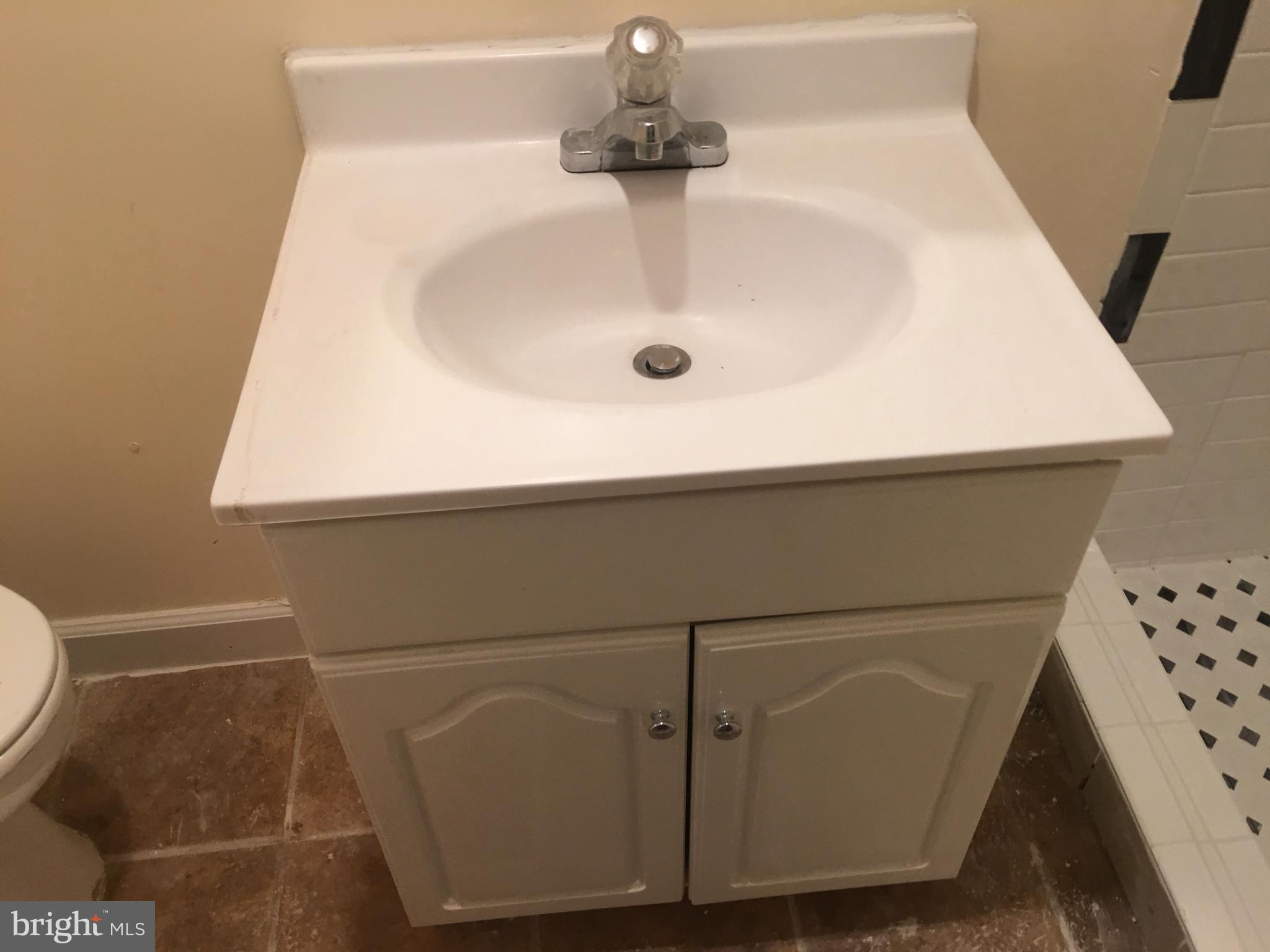 970 Mt Olivet Road Northeast Washington, DC 20002 - Photo 7 of 10 Bath