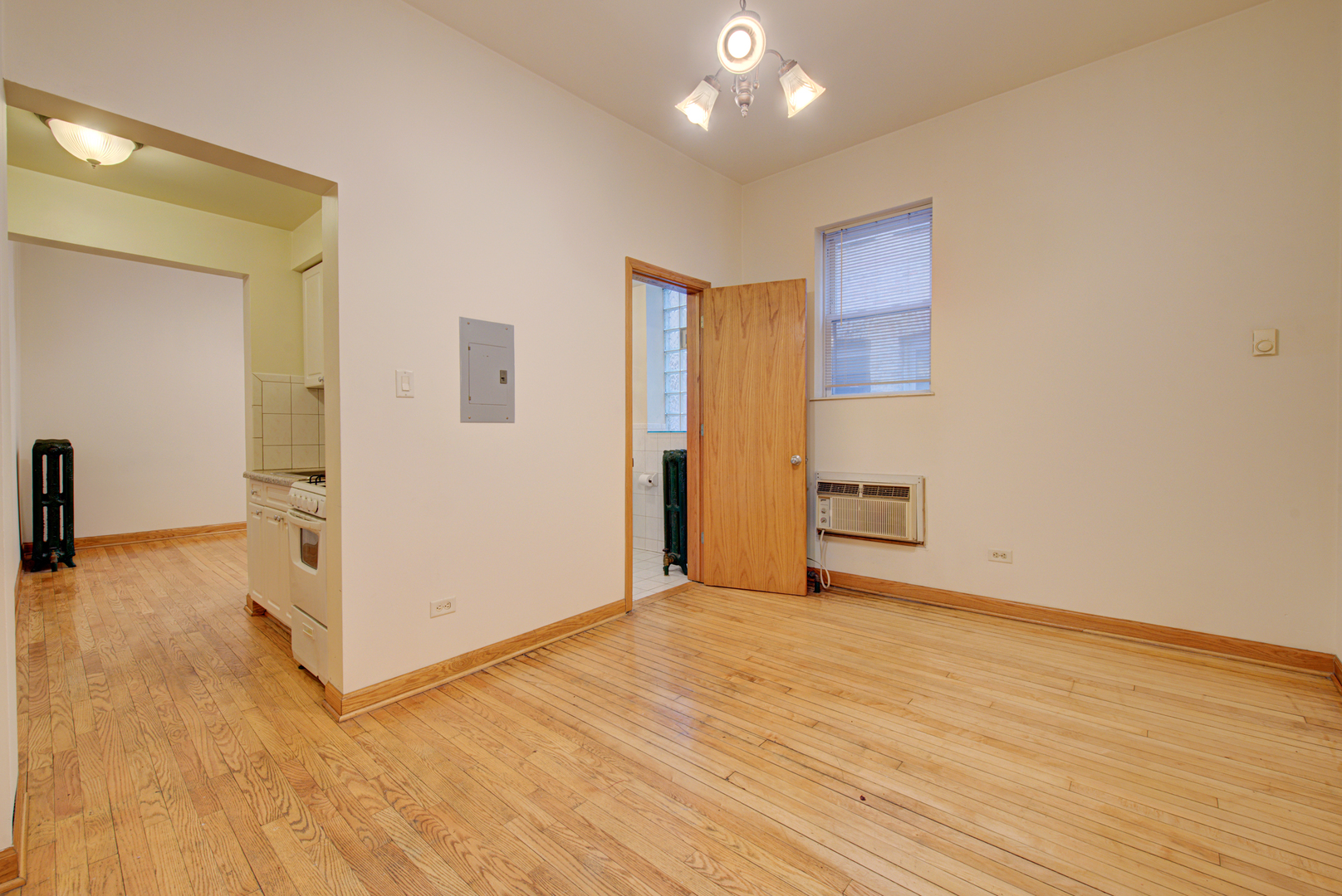 4518 North Sheridan Road, Unit 1E Chicago, IL 60640 - Photo 7 of 9 Gallery Image 7