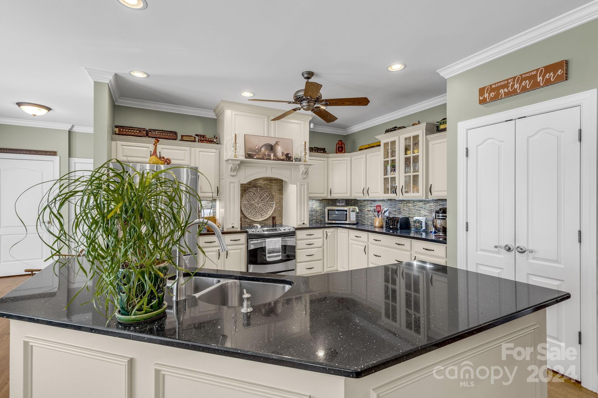185 Wisdom Cove Road Flat Rock, NC 28731 - Photo 12 of 48 Gallery Image 12