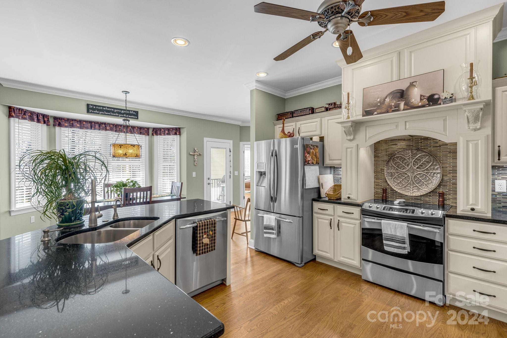 185 Wisdom Cove Road Flat Rock, NC 28731 - Photo 14 of 48 Gallery Image 14