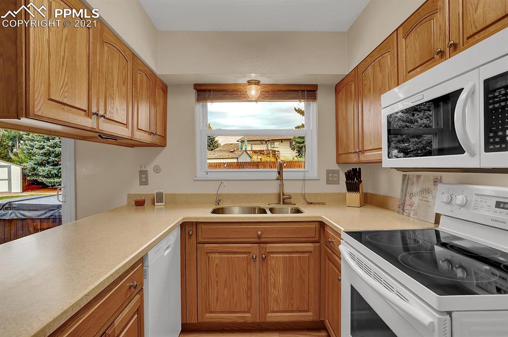 6910 Roaring Spring Terrace Fountain, CO 80817 - Photo 9 of 25