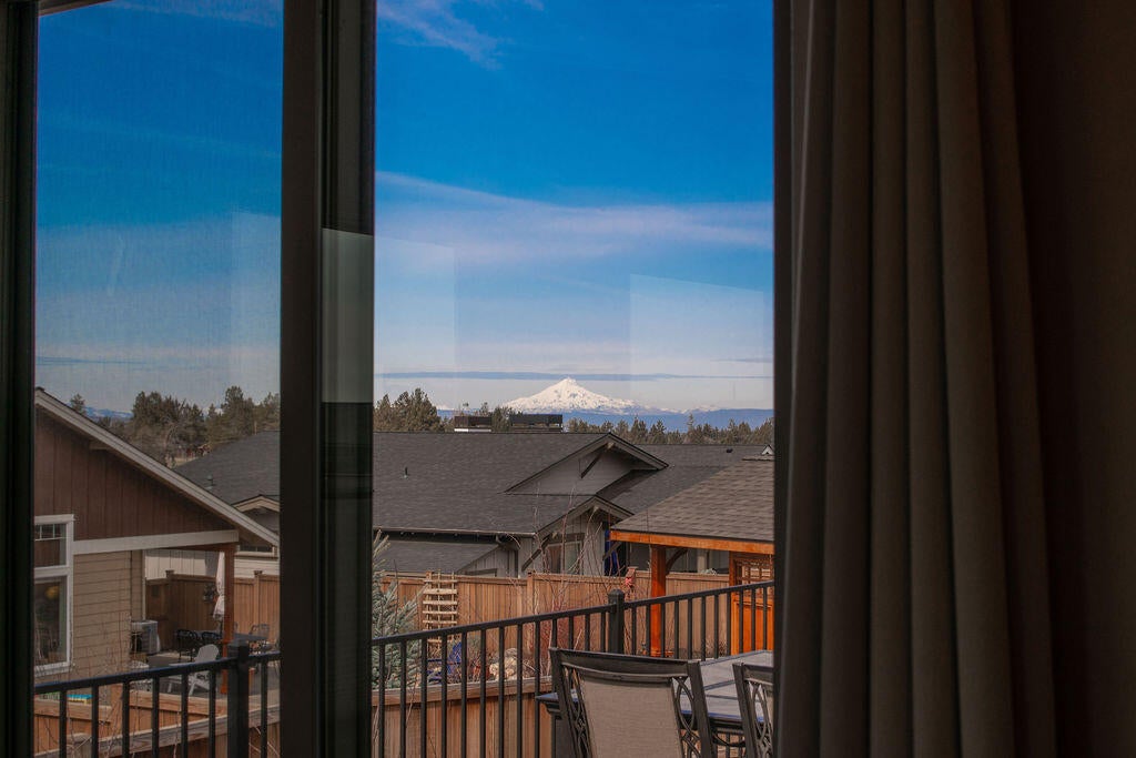 4581 Southwest Zenith Point Court Redmond, OR 97756 - Photo 30 of 54 31