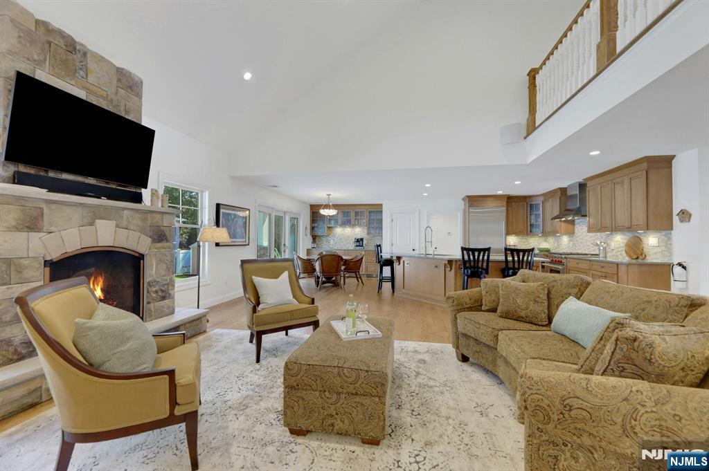 23 Hollybrook Road Paramus, NJ 07652 - Photo 9 of 50 Gallery Image 9