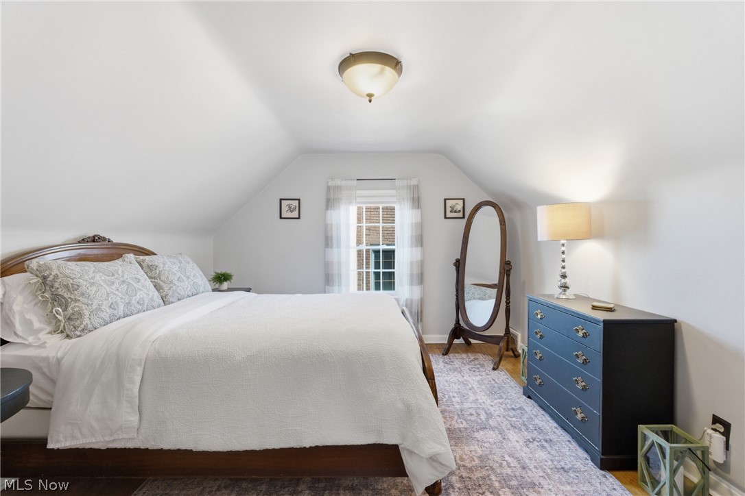 2552 Channing Road Cleveland, OH 44118 - Photo 20 of 33 Fourth bedroom on third floor featuring. hardwood floors and natural light.