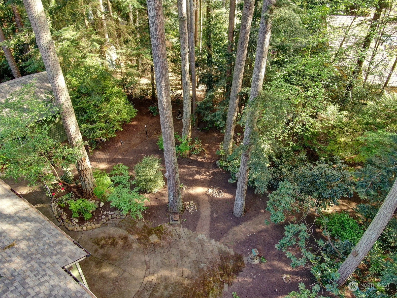 318 170th Place Southwest Bothell, WA 98012 - Photo 30 of 34 a view of a garden with plants