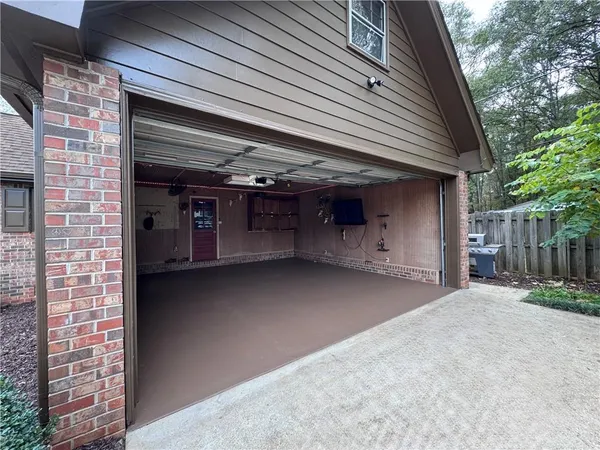 a view of a garage