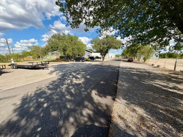 $1,295 | 5213 Tucker Hill Lane, Unit B, Cedar Creek, TX 78612