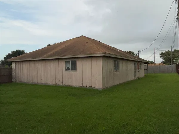 $1,650 | 702 Truk Drive, Corpus Christi, TX 78418