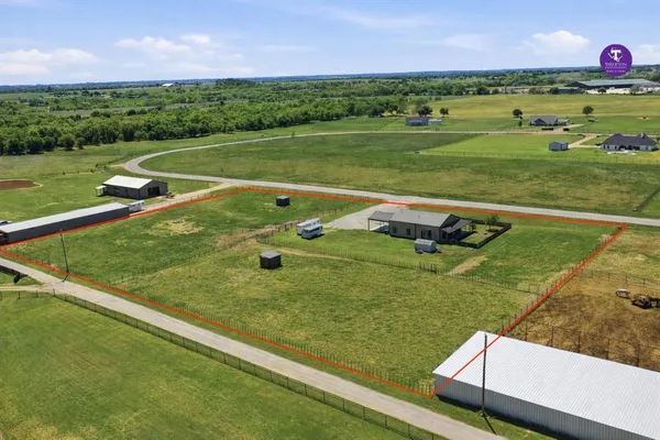 $499,000 | 335 Mdw Bnd Circle, Stephenville, TX 76401