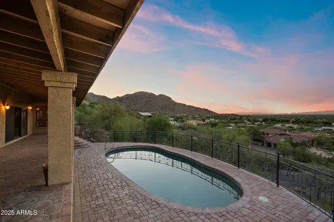 $2,950,000 | 6349 East Hummingbird Lane, Paradise Valley, AZ 85253
