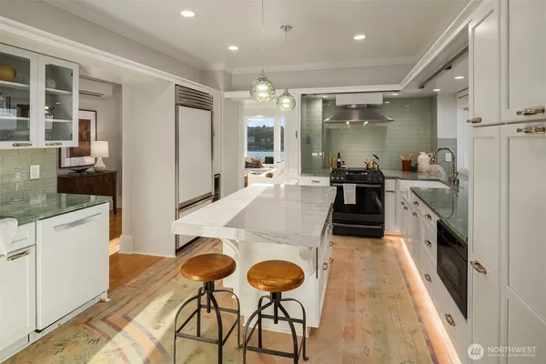 $2,398,950 | 2307 Broadway East, Seattle, WA 98102