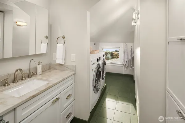 $2,398,950 | 2307 Broadway East, Seattle, WA 98102