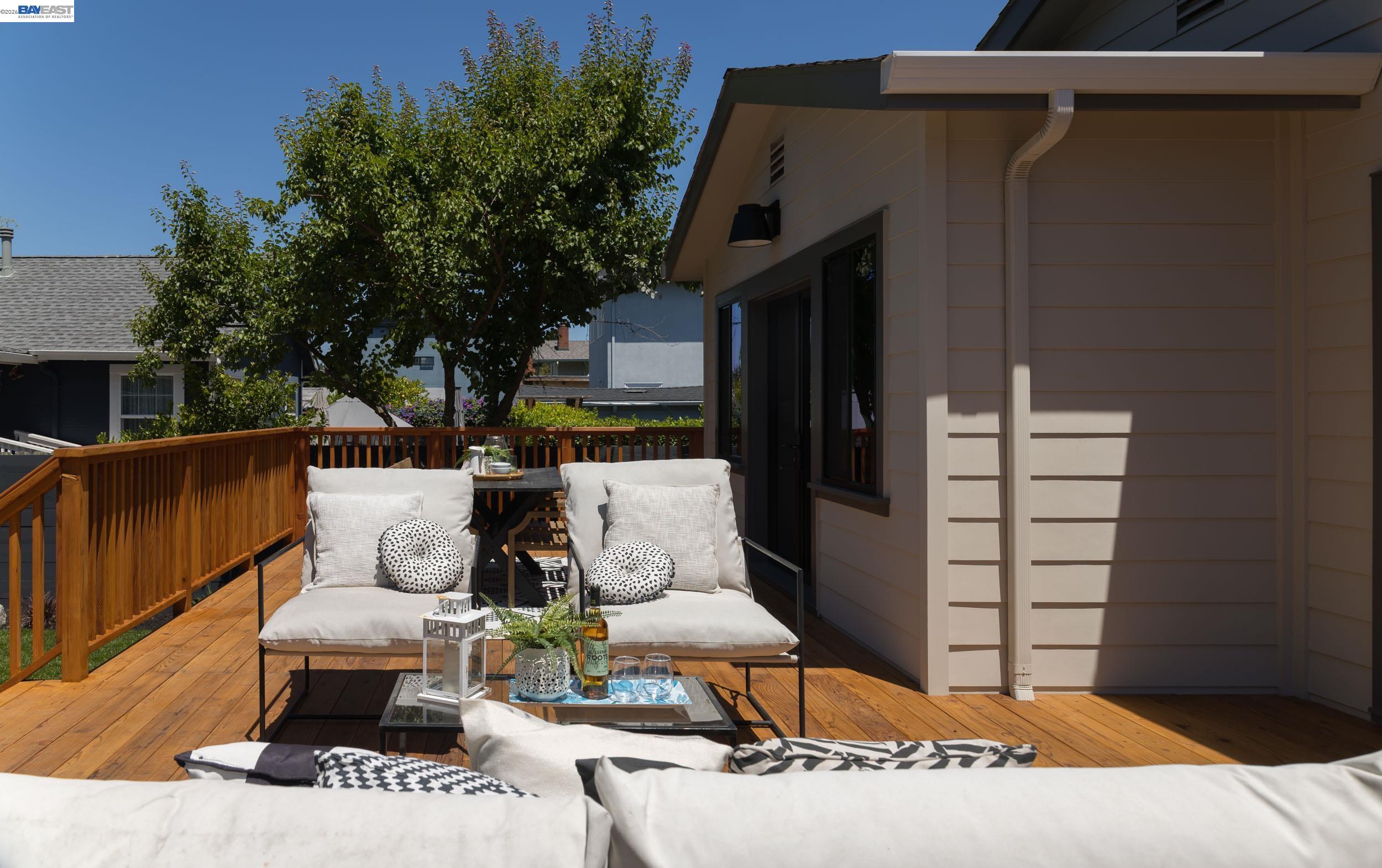 1646 Tenth Street Berkeley, CA 94710 - Photo 15 of 38