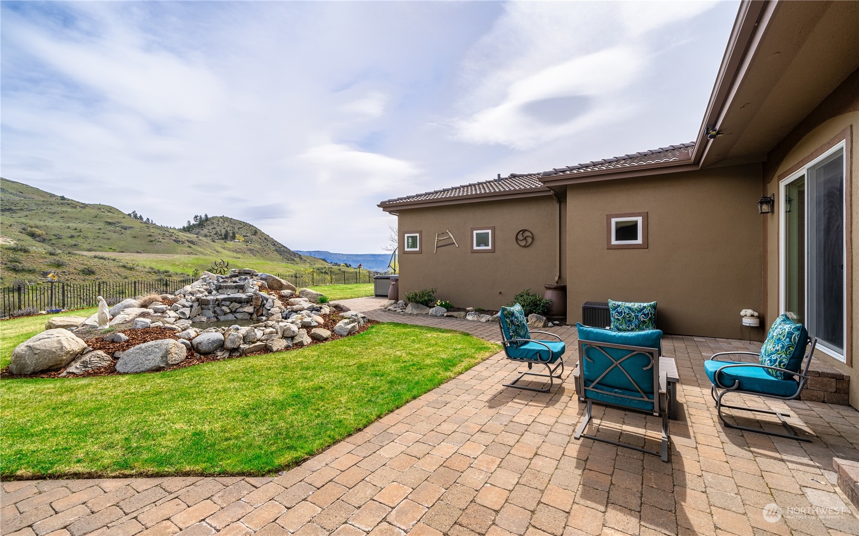 490 Boyd Road Chelan, WA 98816 - Photo 8 of 40 Gallery Image 8