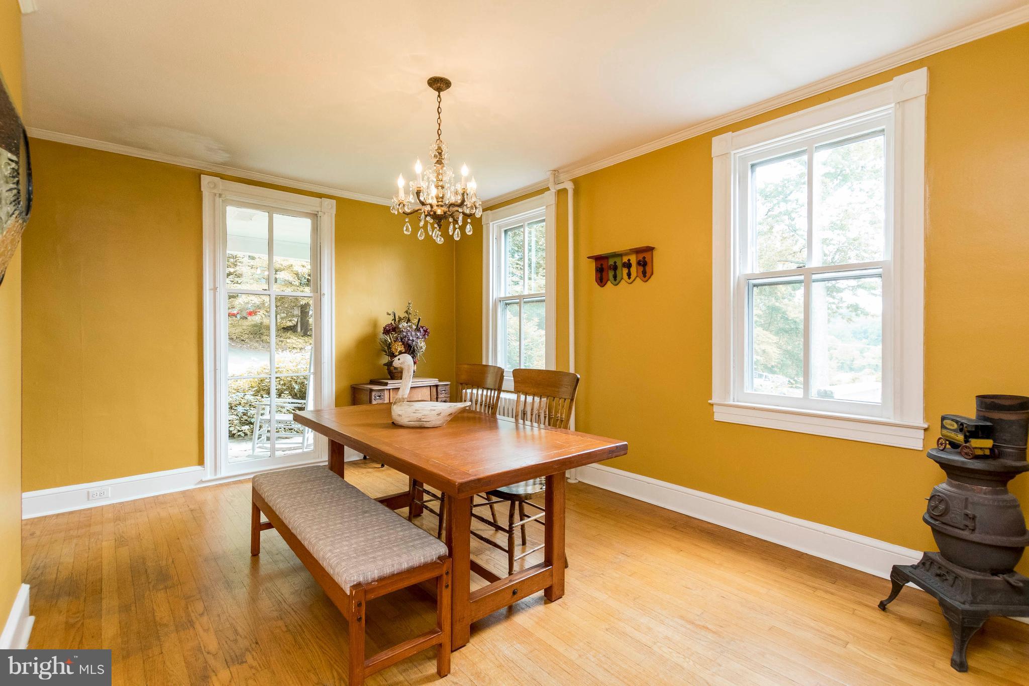 Dining Room w/Hardwood Flooring & Moldings