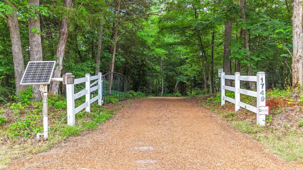 1749 Highway 84 Palestine, TX 75801 - Photo 6 of 40