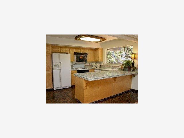 337 Middle Road Belmont, CA 94002 - Photo 4 of 9 Gallery Image 4