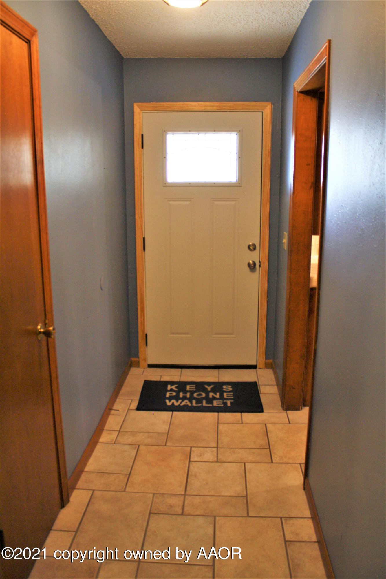 6006 Dreyfuss Road Amarillo, TX 79106 - Photo 5 of 35 a view of an empty room