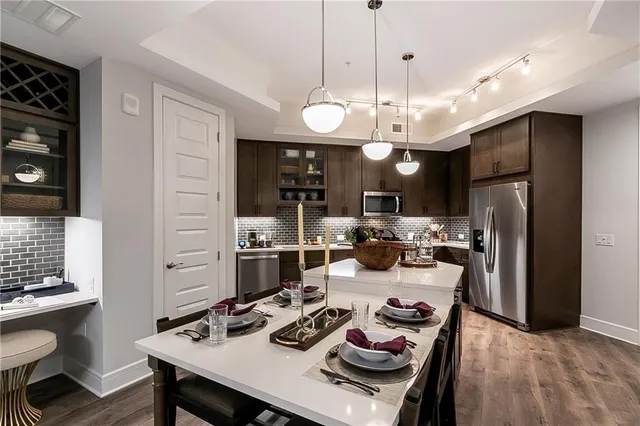 $2,072 | 6500 Aria Boulevard, Unit 352, Sandy Springs, GA 30328