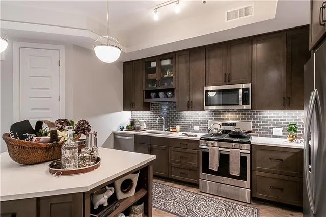 $2,072 | 6500 Aria Boulevard, Unit 352, Sandy Springs, GA 30328