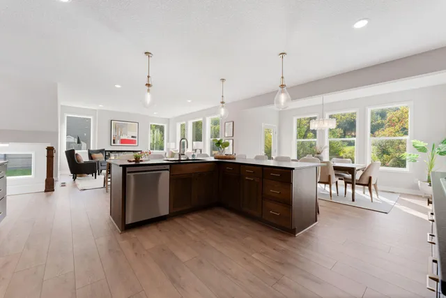 $865,900 | 7698 22nd Avenue South, Shakopee, MN 55379