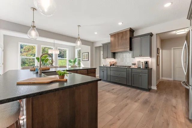 $865,900 | 7698 22nd Avenue South, Shakopee, MN 55379